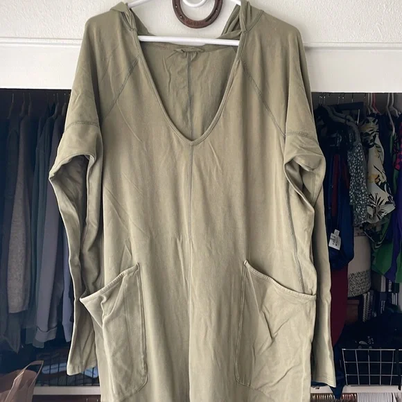 Free People Long Sleeve Onesie With Thumbholes and Hood Size L - Picture 4 of 9